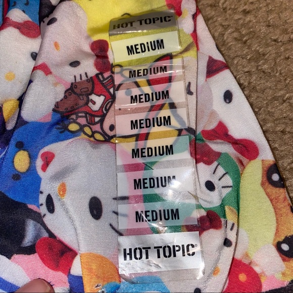 Hot Topic SANRIO PLUSH Kawaii Graphic Print Leggings - Picture 4 of 4